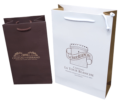 sacs publicitaires en papier luxe imprimé en offset avec un embossage en relief et une dorrure à chaud